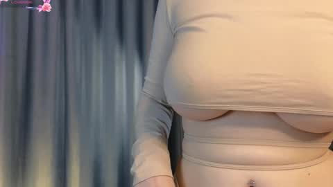 Snapshot of swett_b00bss chatting on March 11, 5:46 am Anna online show from March 11, 5:46 am