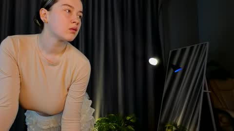 Snapshot of swett_b00bss chatting on March 22, 6:06 am Anna online show from March 22, 6:06 am