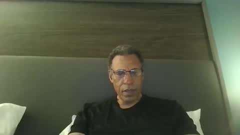 swimmerbod2495 online show from May 16, 6:32 am