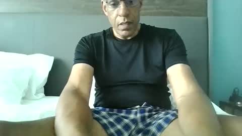 swimmerbod2495 online show from May 16, 6:07 pm