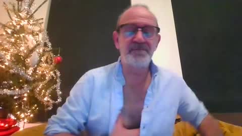 Snapshot of swimmi70 chatting on January 15, 6:29 pm swimmi70 online show from January 15, 6:29 pm