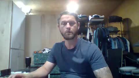 switchleg242 online show from April 30, 6:42 am