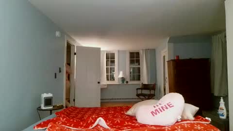 Snapshot of switchykitty chatting on February 8, 3:30 am ashley blayde online show from February 8, 3:30 am