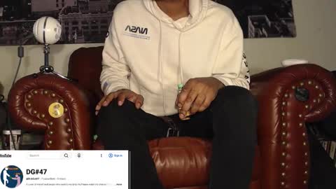 Snapshot of swolebbc chatting on October 29, 11:50 pm The DickGod online show from October 29, 11:50 pm