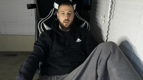 Snapshot of swoozy_ chatting on September 14, 12:21 am swoozy_ online show from September 14, 12:21 am