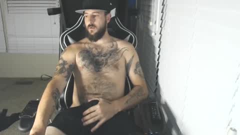 Snapshot of swoozy_ chatting on October 8, 12:19 am swoozy_ online show from October 8, 12:19 am