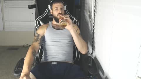 Snapshot of swoozy_ chatting on October 9, 12:30 am swoozy_ online show from October 9, 12:30 am