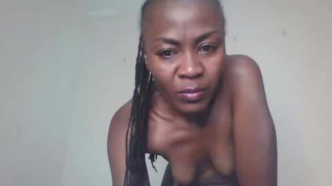 Snapshot of swtebony1 chatting on April 14, 10:38 pm ALICIA online show from April 14, 10:38 pm