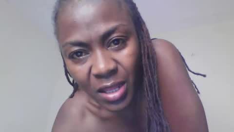 Snapshot of swtebony1 chatting on April 30, 10:58 pm ALICIA online show from April 30, 10:58 pm