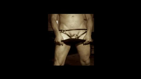 Snapshot of syd666 chatting on April 15, 7:58 pm subfordomme online show from April 15, 7:58 pm