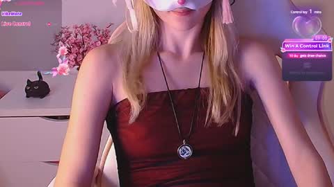 Snapshot of sydney_max chatting on February 17, 1:25 am Milena online show from February 17, 1:25 am