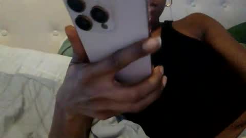 Snapshot of syiatonite chatting on February 5, 11:09 pm syiatonite online show from February 5, 11:09 pm