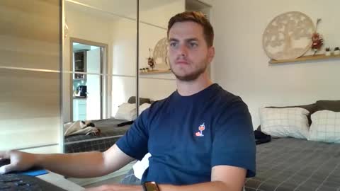 syl092 online show from September 29, 4:45 pm