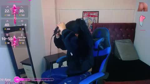 Snapshot of sylvana_19 chatting on December 17, 6:31 pm online show from December 17, 6:31 pm