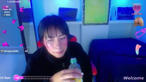 Snapshot of sylvana_19 chatting on January 19, 9:23 pm online show from January 19, 9:23 pm