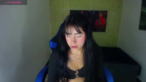 Snapshot of sylvana_19 chatting on February 2, 2:17 am online show from February 2, 2:17 am