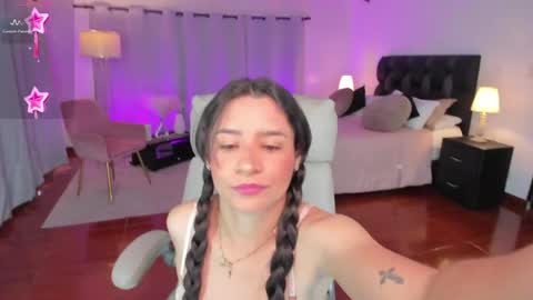 Snapshot of sylvana_cox chatting on April 10, 11:48 am sylvana online show from April 10, 11:48 am
