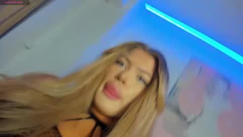 Snapshot of sylvereyesz chatting on May 24, 7:19 pm Silver online show from May 24, 7:19 pm