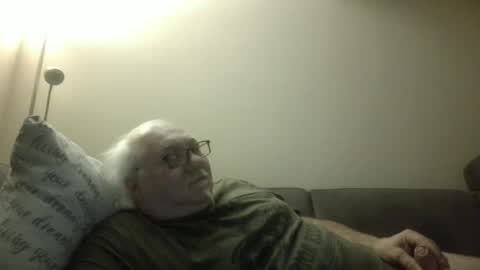Snapshot of synek65 chatting on December 15, 9:20 pm synek65 online show from December 15, 9:20 pm