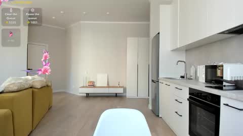 Mila online show from September 20, 8:48 am