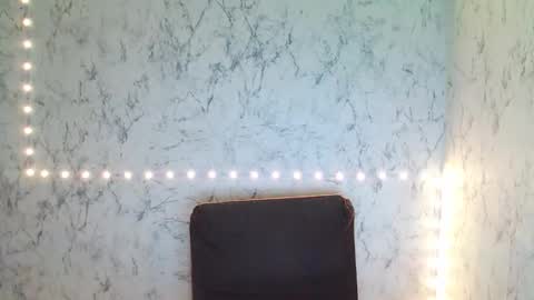 Snapshot of syrendixon chatting on January 13, 6:46 pm SyrenDixon online show from January 13, 6:46 pm