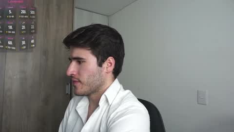 Snapshot of t0ny_wylie chatting on February 5, 1:04 am t0ny_wylie online show from February 5, 1:04 am