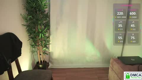 Snapshot of t0ny_wylie chatting on June 27, 9:14 am t0ny_wylie online show from June 27, 9:14 am