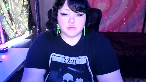Goddess Flame online show from January 12, 7:31 pm