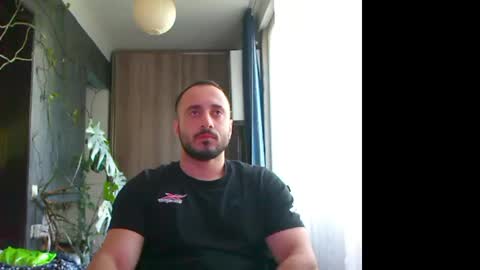 Huracane online show from April 25, 3:42 pm