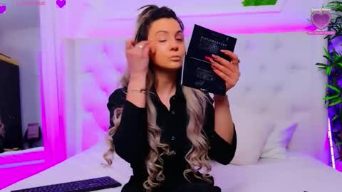 Arianna online show from February 25, 1:32 pm