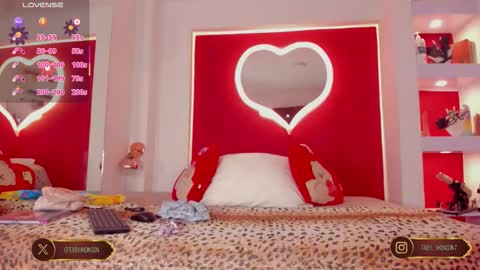 Snapshot of tabyjhonson_ chatting on October 1, 12:33 pm Taby Jhoson online show from October 1, 12:33 pm