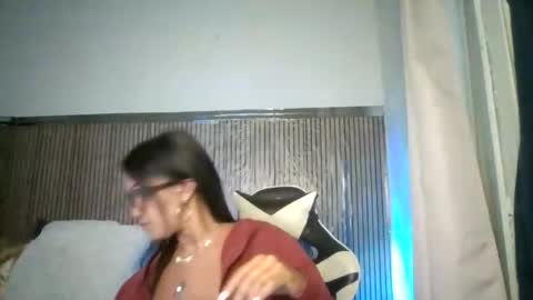 yameil online show from May 1, 9:03 am