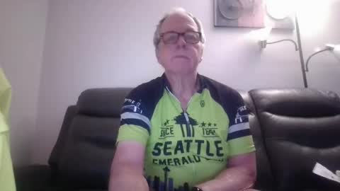 tacrunner66_ online show from April 11, 1:59 pm
