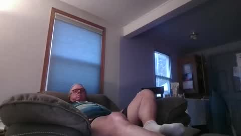 tacrunner66_ online show from May 2, 3:11 am