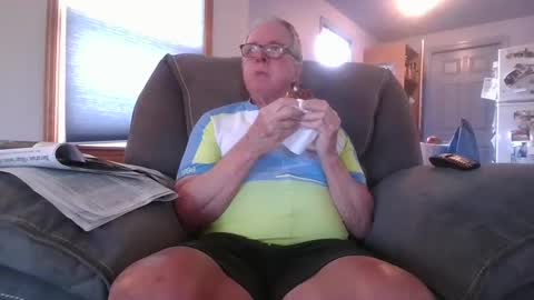 tacrunner66_ online show from May 2, 3:17 pm
