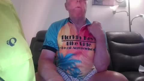 tacrunner66_ online show from May 26, 1:51 pm