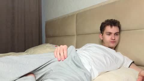 Snapshot of tai_fun chatting on January 6, 2:15 am Alex online show from January 6, 2:15 am