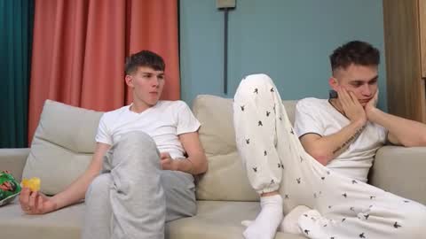 Snapshot of tai_fun chatting on January 15, 4:44 pm Alex online show from January 15, 4:44 pm