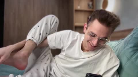 Snapshot of tai_fun chatting on February 13, 5:58 am Alex online show from February 13, 5:58 am