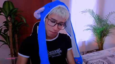 Snapshot of taichi_bluy chatting on September 26, 7:07 pm taichi online show from September 26, 7:07 pm