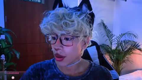 Snapshot of taichi_bluy chatting on October 17, 1:57 pm taichi online show from October 17, 1:57 pm