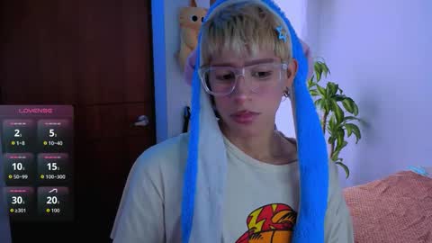 taichi online show from December 15, 4:00 pm