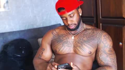 Tairon Tucke online show from December 18, 2:49 pm