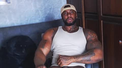 Tairon Tucke online show from December 19, 8:55 pm