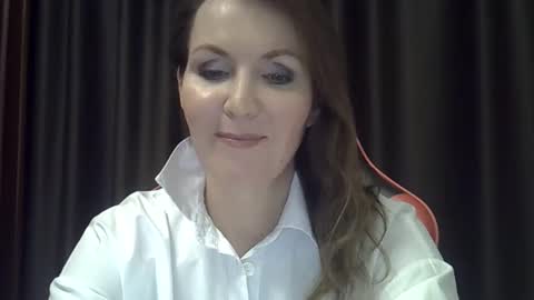 taisialucky77 online show from December 17, 8:15 pm