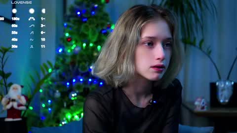 Snapshot of taitehambelton chatting on December 22, 1:45 am Mia online show from December 22, 1:45 am