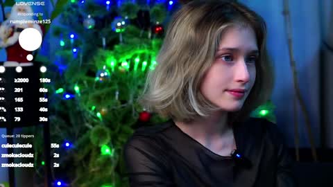 Snapshot of taitehambelton chatting on December 22, 4:50 am Mia online show from December 22, 4:50 am