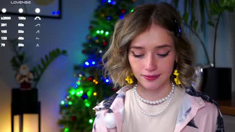 Snapshot of taitehambelton chatting on December 29, 10:12 am Mia online show from December 29, 10:12 am