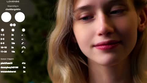 Snapshot of taitehambelton chatting on February 1, 6:10 am Mia online show from February 1, 6:10 am