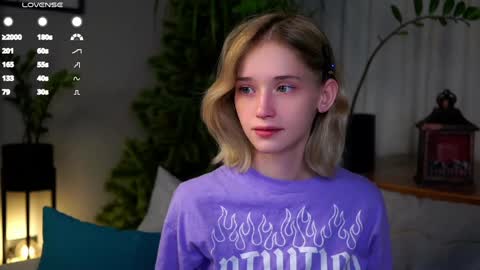 Snapshot of taitehambelton chatting on February 4, 1:13 am Mia online show from February 4, 1:13 am